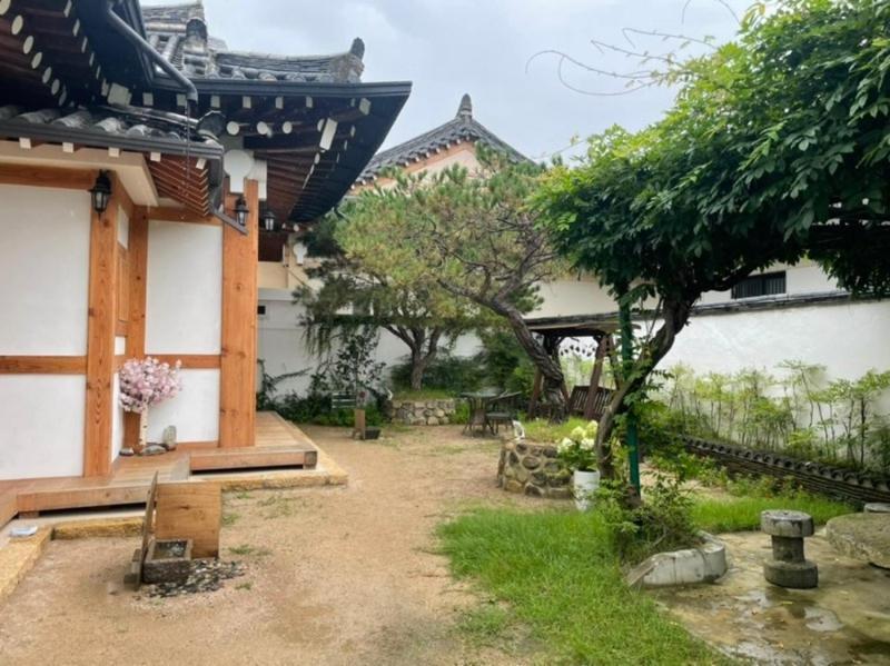 Adam Guesthouse 慶州市 エクステリア 写真